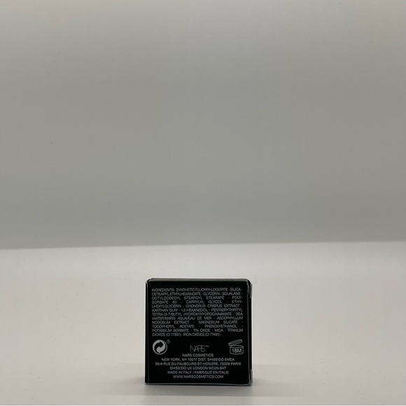 NARS Light Reflecting Setting Powder - Picture 6 of 10